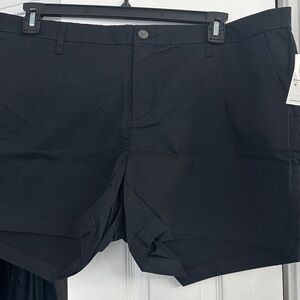 Old Navy Women's Black Flat Front Shorts